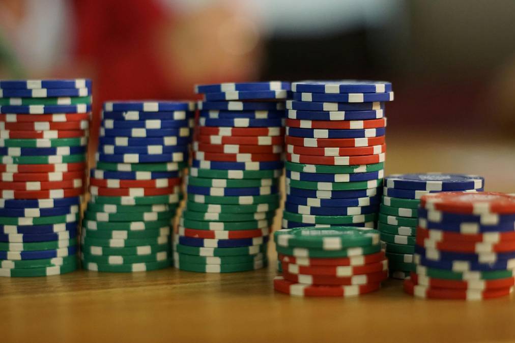 The Psychology Behind Casino Game Design: How Games Keep You Playing